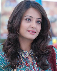 Surveen Chawla